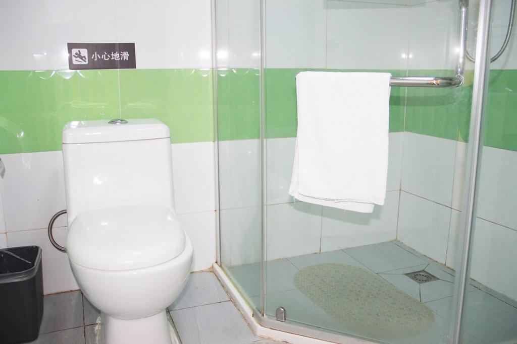 7Days Inn Wuzhou South Railway Station Cangwu Quarto foto